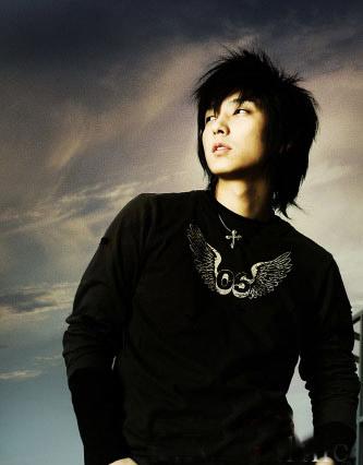 Medium long spiky and layered hairstyle, black hair.jpg