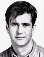 Mel Gibson with Short Wavy Hair Style
