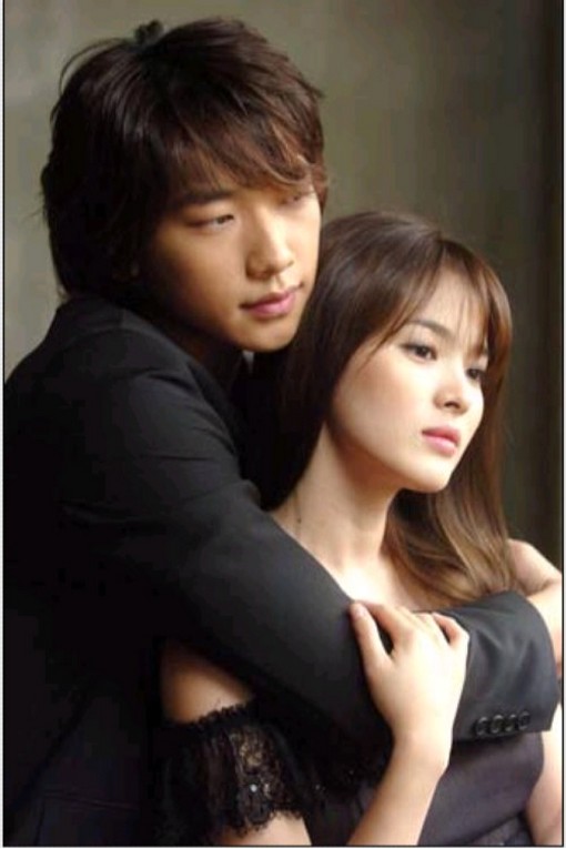 Jung Ji Hoon with his co-star.jpg
